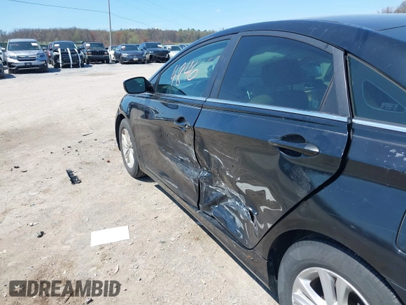 2012 Hyundai Sonata GLS with VIN 5NPEB4AC7CH411676, listed as a IAAI auction lot 41984846 with 197,647 mi miles. Bid and sale history available at carsss.com. Image 6.