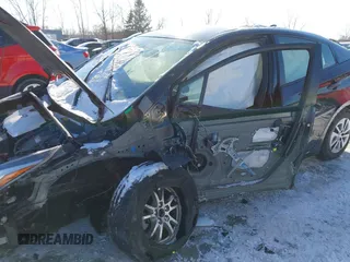 2016 Toyota Prius Four z VIN JTDKARFU3G3525194, wystawiony jako IAAI lot #41231789 z przebiegiem 72 654 mil mil oraz . Historia ofert i sprzedaży dostępna na DreamBid. Obrazek 6.