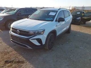2023 Volkswagen Taos S z VIN 3VVDX7B22PM346886, wystawiony jako IAAI lot #41771427 z przebiegiem 46 695 mil mil oraz . Historia ofert i sprzedaży dostępna na DreamBid. Obrazek 18.