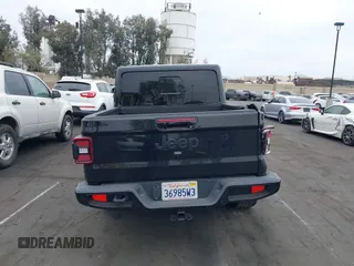 2023 Jeep Gladiator Overland с VIN 1C6HJTFG1PL562849, выставлен на аукционе IAAI как лот 42076164 с пробегом 24 942 миль миль и . История ставок и продаж доступна на DreamBid. Изображение 17.