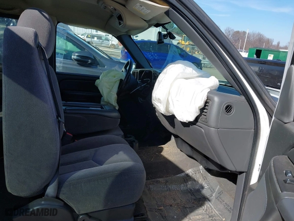 2006 Chevrolet Silverado 1500 LT1 with VIN 1GCEC19Z66E241982, listed as a IAAI auction lot 41498097 with 102,462 mi miles. Bid and sale history available at carsss.com. Image 5.