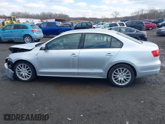 2011 Volkswagen Jetta SE with VIN 3VWDZ7AJ7BM368275, listed as a IAAI auction lot 41444681 with 139,828 mi miles and . Bid and sale history available at DreamBid. Image 14.