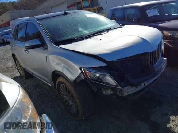 2014 Lincoln MKX z VIN 2LMDJ8JK3EBL15281, wystawiony jako IAAI lot #41600646 z przebiegiem 201 995 mil mil oraz . Historia ofert i sprzedaży dostępna na DreamBid. Obrazek 1.