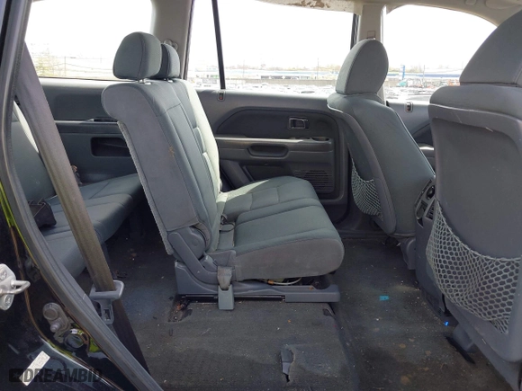 2007 Honda Pilot LX with VIN 5FNYF28117B044692, listed as a IAAI auction lot 42081205 with 173,744 mi miles. Bid and sale history available at carsss.com. Image 8.