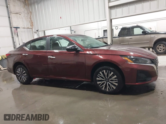 2025 Nissan Altima SV with VIN 1N4BL4DW8SN363079, listed as a IAAI auction lot 42058216 with 1,187 mi miles and . Bid and sale history available at DreamBid. Image 13.