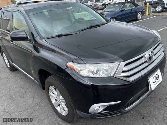 2011 Toyota Highlander with VIN 5TDZK3EH9BS035430, listed as a Copart auction lot 49536445 with 107,345 mi miles and Clean Title. Bid and sale history available at carsss.com. Image 1.
