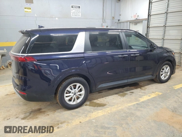 2022 Kia Carnival LXS with VIN KNDNB4H32N6096661, listed as a Copart auction lot 84532084 with 45,595 mi miles and Clean Title. Bid and sale history available at carsss.com. Image 3.