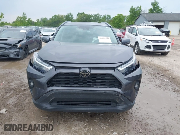 2024 Toyota RAV4 XLE Premium z VIN 2T3A1RFV9RC411142, wystawiony jako IAAI lot #42319590 z przebiegiem 18 585 mil mil oraz . Historia ofert i sprzedaży dostępna na DreamBid. Obrazek 12.