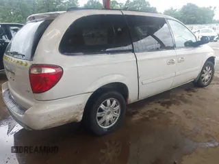 2005 Chrysler Town & Country LX z VIN 2C4GP44RX5R553178, wystawiony jako IAAI lot #42490536 z przebiegiem 206 645 mil mil oraz . Historia ofert i sprzedaży dostępna na DreamBid. Obrazek 4.