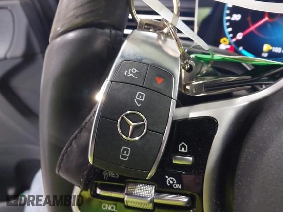2021 Mercedes-Benz GLE 350 with VIN 4JGFB4KBXMA439132, listed as a IAAI auction lot 42200713 with 13,583 mi miles and . Bid and sale history available at DreamBid. Image 11.