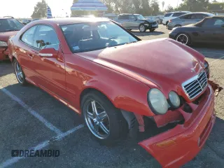2000 Mercedes-Benz CLK 320/430 with VIN WDBLJ70G3YF140289, listed as a Copart auction lot 80795614 with 158,313 mi miles and Salvage Title. Bid and sale history available at DreamBid. Image 4.