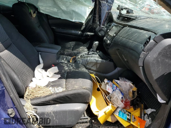2017 Nissan Rogue SV z VIN KNMAT2MT4HP558206, wystawiony jako Copart lot #52620485 z przebiegiem Nie podano mil oraz Nie do naprawy. Historia ofert i sprzedaży dostępna na DreamBid. Obrazek 7.