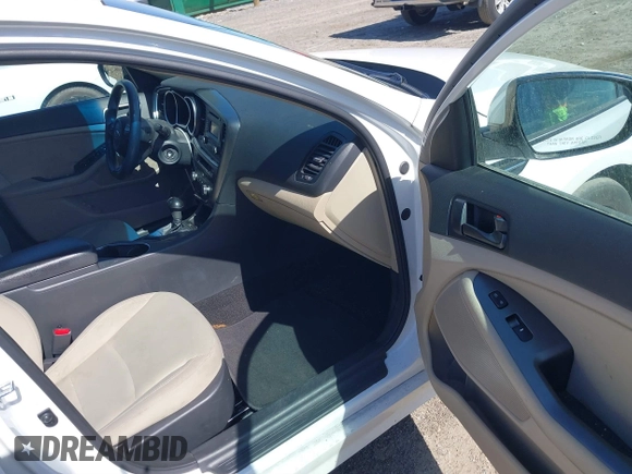 2015 Kia Optima LX with VIN 5XXGM4A70FG470686, listed as a IAAI auction lot 41828763 with 133,547 mi miles. Bid and sale history available at carsss.com. Image 5.