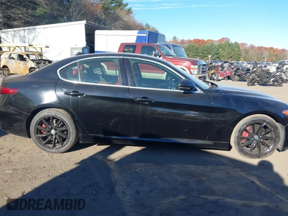 2018 Alfa Romeo Giulia Ti with VIN ZARFAECN5J7568934, listed as a IAAI auction lot 40881530 with 32,534 mi miles and . Bid and sale history available at DreamBid. Image 13.