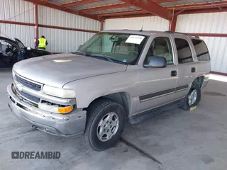 2005 Chevrolet Tahoe Special Service with VIN 1GNEK13V85J140710, listed as a IAAI auction lot 41674720 with 272,431 mi miles. Bid and sale history available at carsss.com. Image 2.