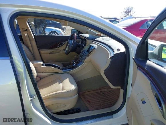 2013 Buick LaCrosse Premium 2 with VIN 1G4GH5G33DF322473, listed as a IAAI auction lot 41686787 with 206,634 mi miles. Bid and sale history available at carsss.com. Image 5.