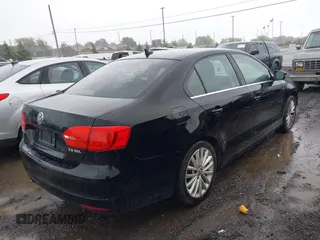 2011 Volkswagen Jetta SEL с VIN 3VWLX7AJ8BM348523, выставлен на аукционе IAAI как лот 42336459 с пробегом 178 770 миль миль и . История ставок и продаж доступна на DreamBid. Изображение 4.