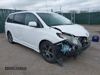 2011 Toyota Sienna SE with VIN 5TDXK3DC9BS158089, listed as a IAAI auction lot 41934896 with 177,219 mi miles. Bid and sale history available at carsss.com. Image 1.