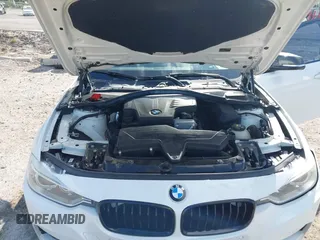2015 BMW 3 Series 328i xDrive z VIN WBA3B3C58FF548041, wystawiony jako IAAI lot #42038075 z przebiegiem 113 974 mil mil oraz . Historia ofert i sprzedaży dostępna na DreamBid. Obrazek 10.