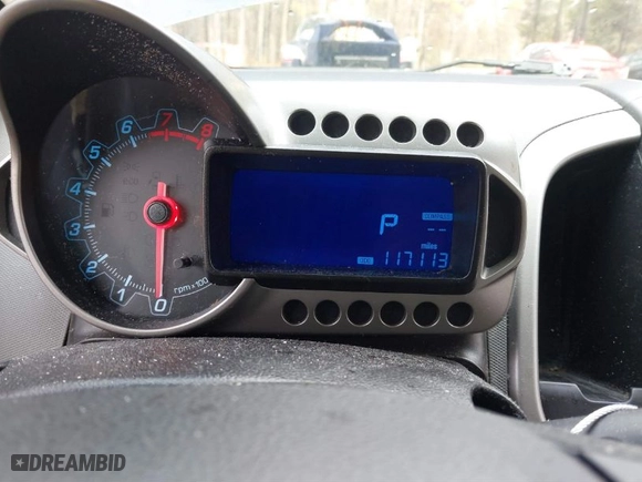 2014 Chevrolet Sonic LT with VIN 1G1JC5SH8E4234634, listed as a IAAI auction lot 41464054 with 117,113 mi miles. Bid and sale history available at carsss.com. Image 7.