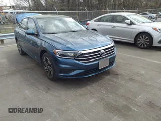 2020 Volkswagen Jetta SEL z VIN 3VWEB7BU3LM060359, wystawiony jako IAAI lot #41922557 z przebiegiem 63 686 mil mil oraz . Historia ofert i sprzedaży dostępna na DreamBid. Obrazek 1.