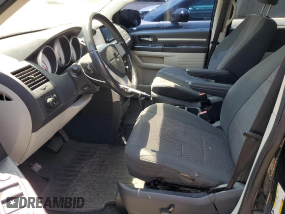 2008 Dodge Grand Caravan SXT z VIN 1D8HN54P28B110929, wystawiony jako Copart lot #59785875 z przebiegiem 200 015 mil mil oraz Szkoda całkowita • Salvage title. Historia ofert i sprzedaży dostępna na DreamBid. Obrazek 7.