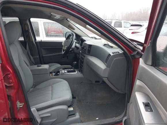 2006 Jeep Grand Cherokee Laredo with VIN 1J4HR48N66C251039, listed as a IAAI auction lot 40858197 with 178,094 mi miles. Bid and sale history available at carsss.com. Image 5.