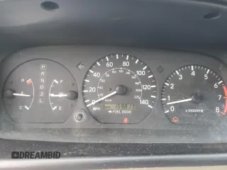 2001 Toyota Camry CE z VIN 4T1BG22K61U765881, wystawiony jako Copart lot #56186975 z przebiegiem 159 817 mil mil oraz Czysty tytuł • Clean title. Historia ofert i sprzedaży dostępna na DreamBid. Obrazek 9.
