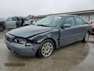 2004 Volvo S60 with VIN YV1RS61T342398483, listed as a Copart auction lot 44915405 with 239,828 mi miles and Salvage Title. Bid and sale history available at carsss.com. Image 1.