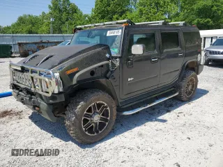2004 Hummer H2 z VIN 5GRGN23U24H110807, wystawiony jako Copart lot #59446105 z przebiegiem Nie podano mil oraz Czysty tytuł • Clean title. Historia ofert i sprzedaży dostępna na DreamBid. Obrazek 1.