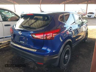 2017 Nissan Rogue S z VIN JN1BJ1CP0HW004324, wystawiony jako IAAI lot #41462611 z przebiegiem 50 488 mil mil oraz . Historia ofert i sprzedaży dostępna na DreamBid. Obrazek 4.