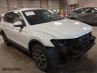 2021 Volkswagen Tiguan SE with VIN 3VV2B7AX1MM142501, listed as a IAAI auction lot 40983853 with 45,121 mi miles. Bid and sale history available at carsss.com. Image 1.