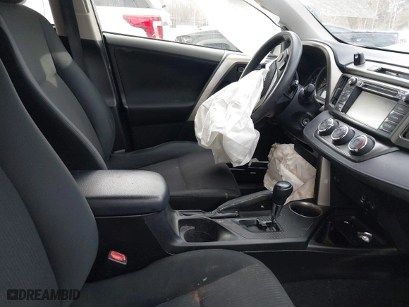 2014 Toyota RAV4 LE with VIN JTMBFREVXED078771, listed as a IAAI auction lot 40936594 with 187,659 mi miles. Bid and sale history available at carsss.com. Image 5.
