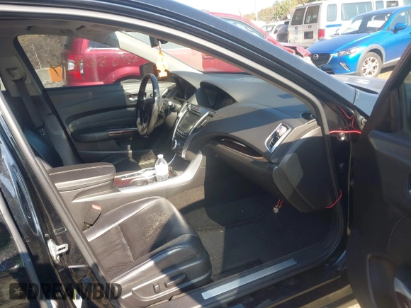 2015 Acura TLX V6 Tech with VIN 19UUB3F5XFA006165, listed as a IAAI auction lot 40686904 with 211,648 mi miles. Bid and sale history available at carsss.com. Image 5.