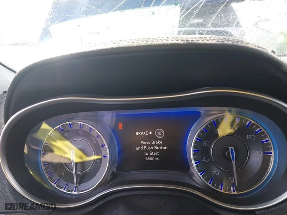 2015 Chrysler 300 Limited with VIN 2C3CCAAGXFH786999, listed as a IAAI auction lot 41802122 with 165,601 mi miles. Bid and sale history available at carsss.com. Image 7.