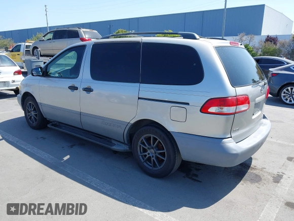 2001 Toyota Sienna LE with VIN 4T3ZF13C91U384987, listed as a IAAI auction lot 42531543 with 265,280 mi miles and . Bid and sale history available at DreamBid. Image 3.