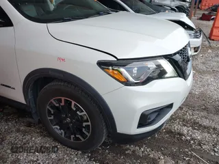 2020 Nissan Pathfinder SV with VIN 5N1DR2BN8LC614627, listed as a IAAI auction lot 40807928 with 60,761 mi miles. Bid and sale history available at carsss.com. Image 1.