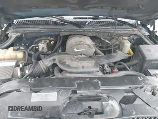 2002 Chevrolet Avalanche with VIN 3GNEK13T72G174634, listed as a IAAI auction lot 41953407 with 266,832 mi miles. Bid and sale history available at carsss.com. Image 10.