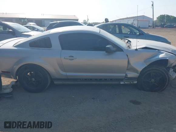 2007 Ford Mustang Deluxe with VIN 1ZVFT80N275312486, listed as a IAAI auction lot 42441764 with 172,095 mi miles and . Bid and sale history available at DreamBid. Image 14.