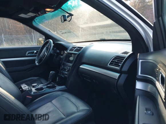 2017 Ford Explorer XLT z VIN 1FM5K8DH3HGB03300, wystawiony jako IAAI lot #40978498 z przebiegiem 94 665 mil mil oraz . Historia ofert i sprzedaży dostępna na DreamBid. Obrazek 5.