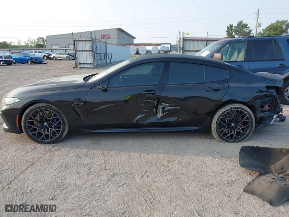 2020 BMW M8 with VIN WBSGV0C06LCD99264, listed as a IAAI auction lot 40276722 with 38,039 mi miles. Bid and sale history available at carsss.com. Image 15.