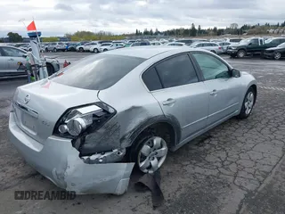 2008 Nissan Altima 2.5 SL with VIN 1N4AL21E08N496438, listed as a IAAI auction lot 41889506 with 230,730 mi miles. Bid and sale history available at carsss.com. Image 6.