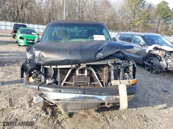 2001 Chevrolet Silverado 1500 LS with VIN 1GCEK14T11Z103743, listed as a IAAI auction lot 41300118 with 1 mi miles. Bid and sale history available at carsss.com. Image 12.