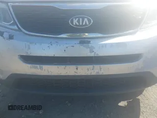 2014 Kia Sorento LX with VIN 5XYKT4A73EG492415, listed as a IAAI auction lot 41875320 with 189,293 mi miles and . Bid and sale history available at carsss.com. Image 6.