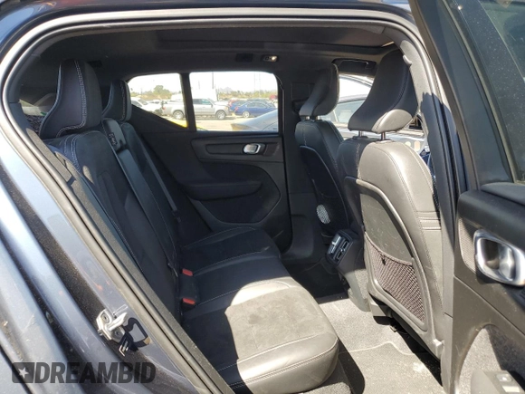 2022 Volvo XC40 R-Design with VIN YV4162UM5N2695970, listed as a Copart auction lot 50419705 with 25,664 mi miles and Salvage title. Bid and sale history available at DreamBid. Image 10.