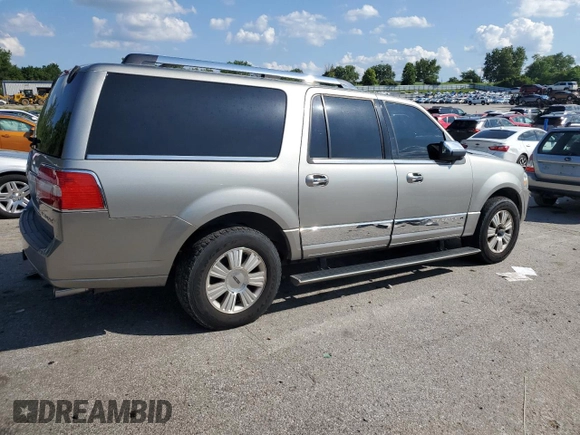 2008 Lincoln Navigator with VIN 5LMFL28518LJ12242, listed as a Copart auction lot 61677745 with 219,606 mi miles and Clean title. Bid and sale history available at DreamBid. Image 3.