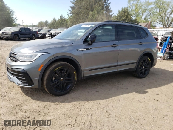 2022 Volkswagen Tiguan SE R-Line Black with VIN 3VV8B7AX2NM051233, listed as a Copart auction lot 54546455 with 61,848 mi miles and Salvage title. Bid and sale history available at DreamBid. Image 1.