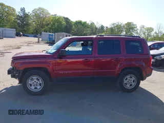 2017 Jeep Patriot Sport with VIN 1C4NJPBB8HD103682, listed as a IAAI auction lot 42001898 with 204,000 mi miles. Bid and sale history available at carsss.com. Image 14.