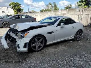 2015 Mercedes-Benz SLK-Class SLK 250 with VIN WDDPK4HA2FF107043, listed as a Copart auction lot 86132894 with 31,542 mi miles and Salvage Title. Bid and sale history available at carsss.com. Image 1.