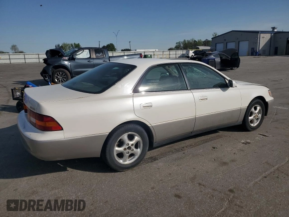1998 Lexus ES 300 z VIN JT8BF28G4W0091267, wystawiony jako Copart lot #51188585 z przebiegiem Nie podano mil oraz Czysty tytuł • Clean title. Historia ofert i sprzedaży dostępna na DreamBid. Obrazek 3.